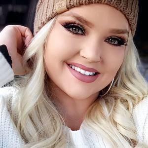 Meet your Posher, Clarissa